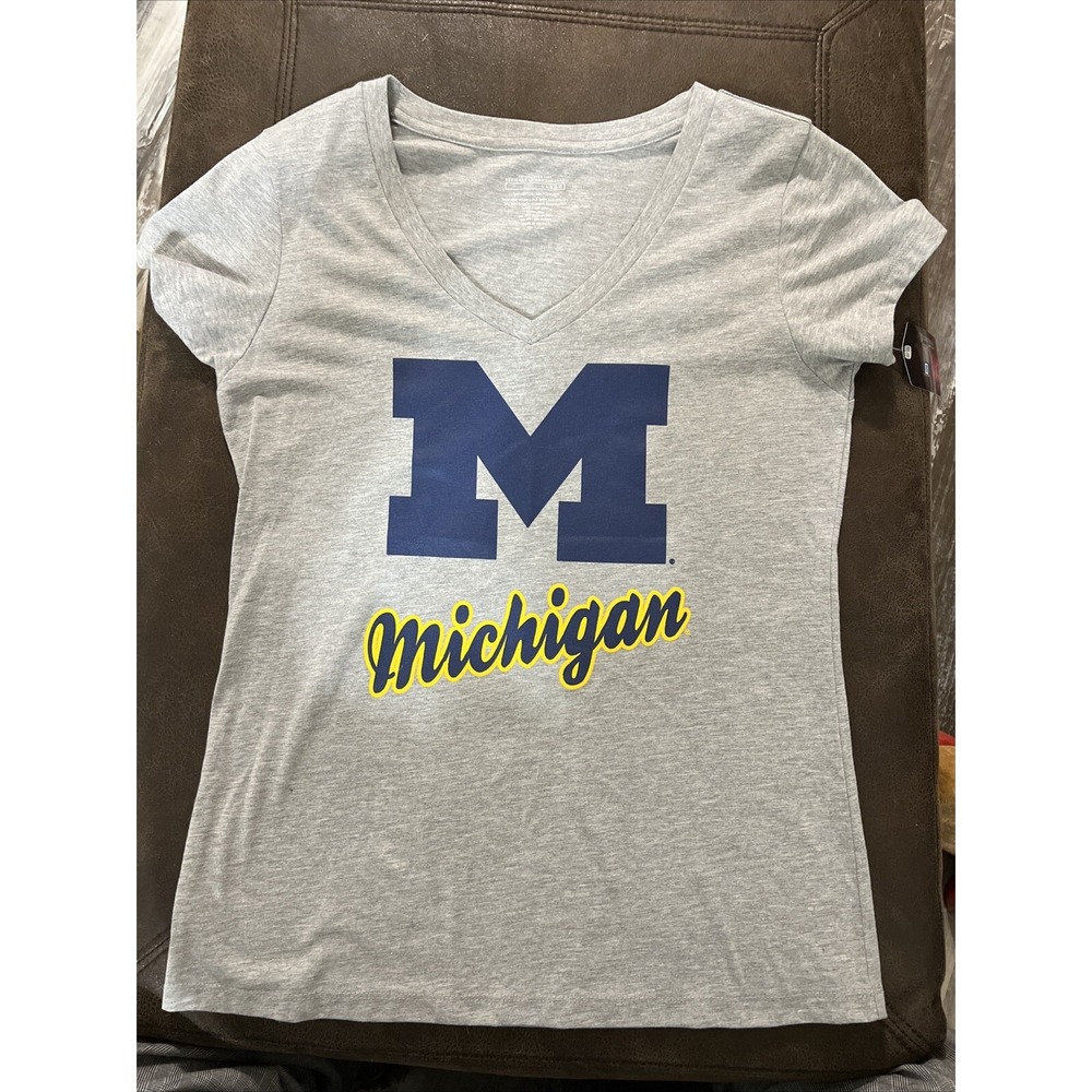 Colosseum Michigan Wolverines T Shirt Women's Large V Neck Gray Bold Print NWT